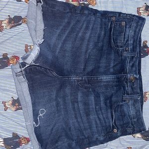 American Eagle “super hi- rise shortie” Shorts